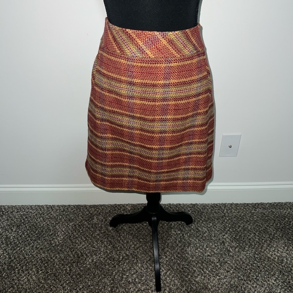 Talbots plaid wool blend A-line skirt in cranberry and gold color scheme 10P - Picture 2 of 6